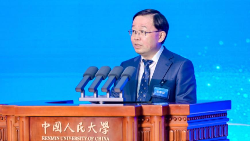 澳门2025管家婆资料大全,舅舅送一车新年礼 外甥女却笑不出来,经典解释落实_iosV9.25
